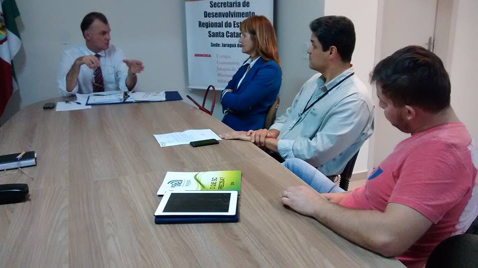 Represente da Facisc no Norte, Eluisa Hertel Maiochi reúne-se com secretário de desenvolvimento regional