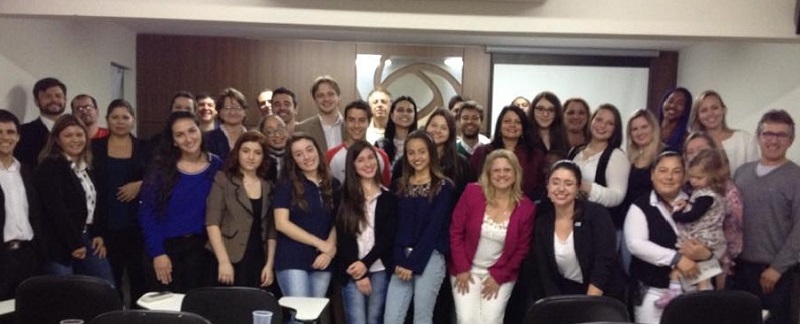 Jovens do projeto Geração Empreendedora recebem certificados Jovens do projeto Geração Empreendedora recebem certificados