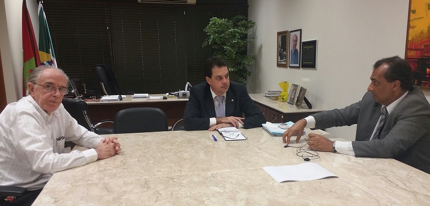 Rodrigo Minotto recebe presidente do Conselho Superior da Facisc