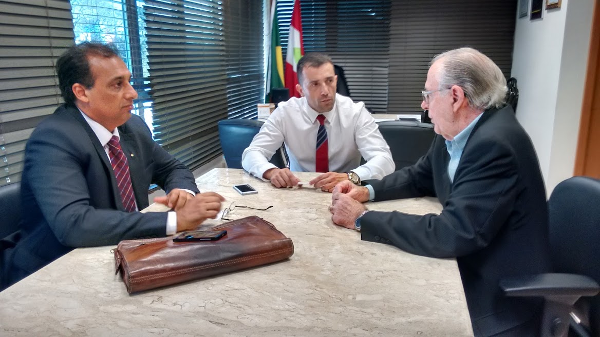 Patrício Destro recebe presidente do Conselho Superior da Facisc
