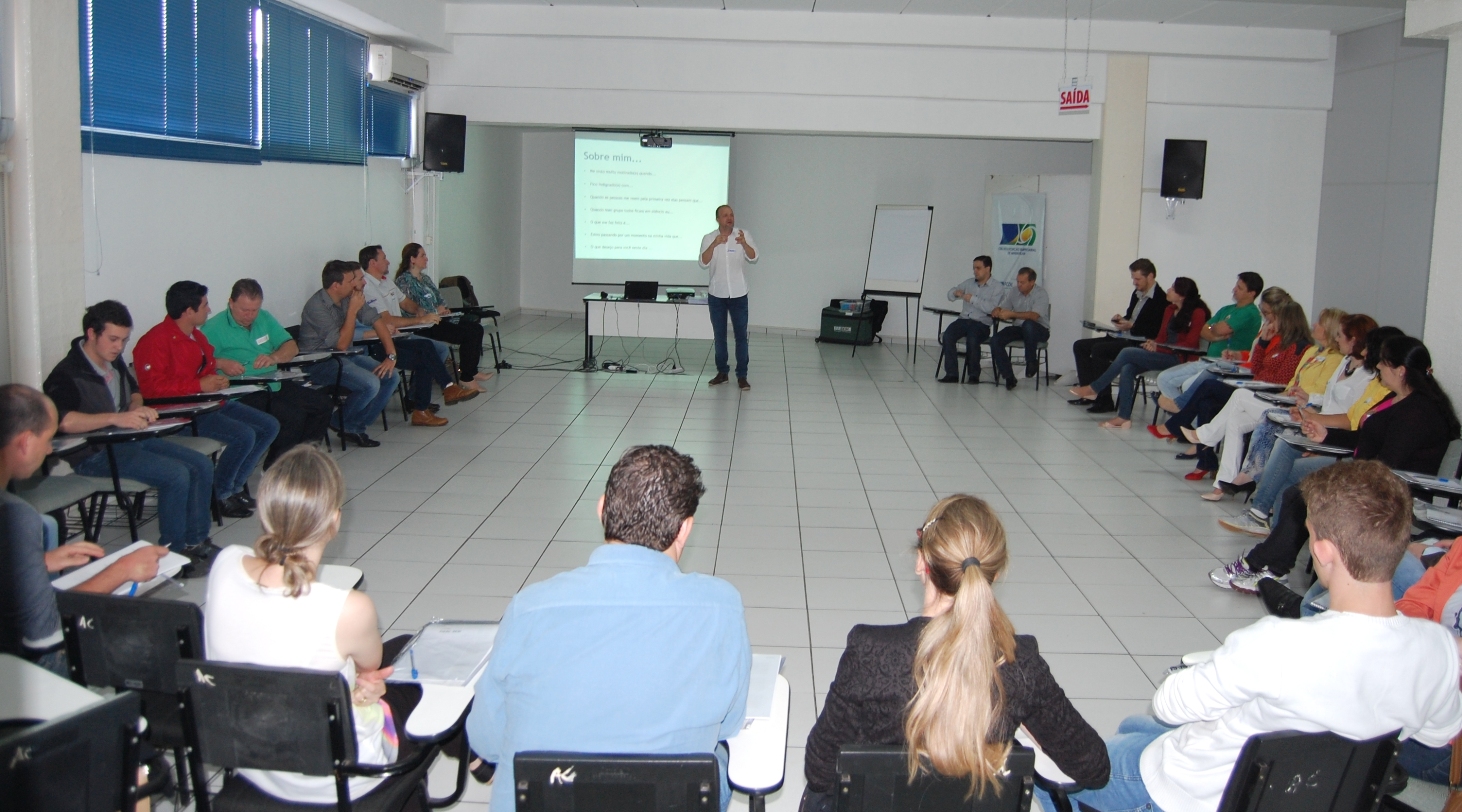Capacitação para líderes é realizada na Associação Empresarial de Maravilha Capacitação para líderes é realizada na Associação Empresarial de Maravilha