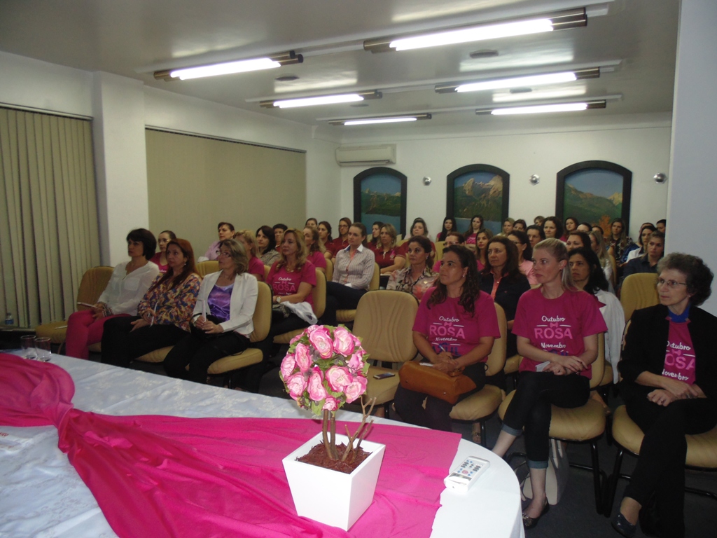 Mulheres recebem informações sobre Câncer de Mama em Videira