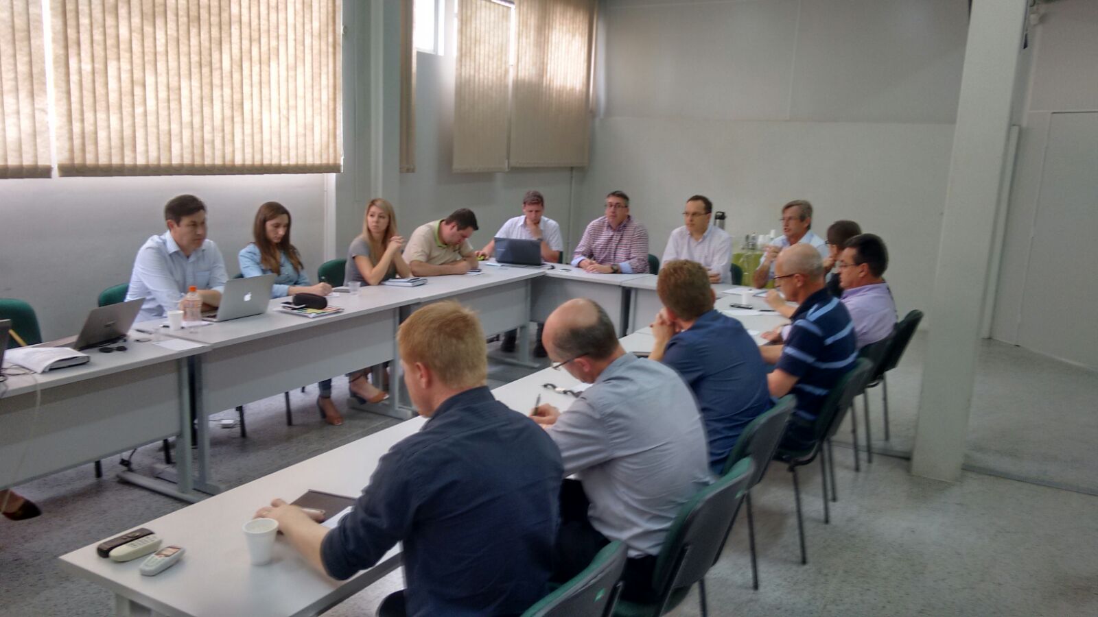 Presidentes das Associações Empresariais do Alto Vale se reúnem com representantes da FACISC