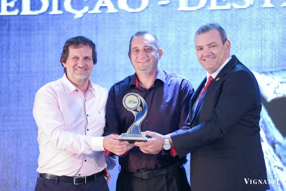 Palmitos realiza DESTAQUE EMPRESARIAL 2015 Palmitos realiza DESTAQUE EMPRESARIAL 2015