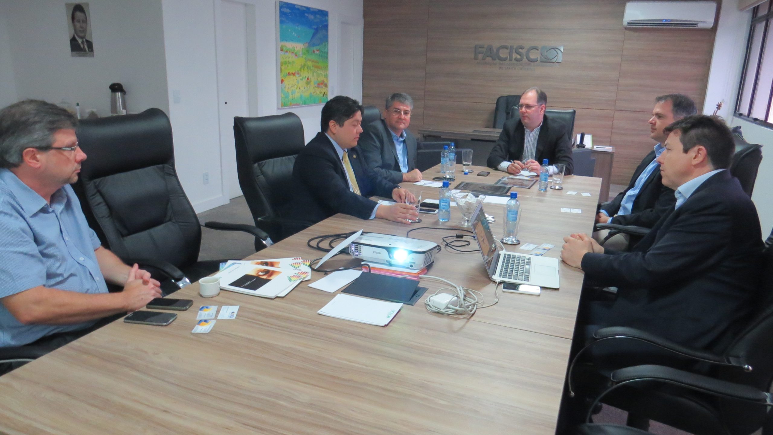 Representantes da Associação Comercial e Industrial de Campo Grande conhecem o Programa DEL