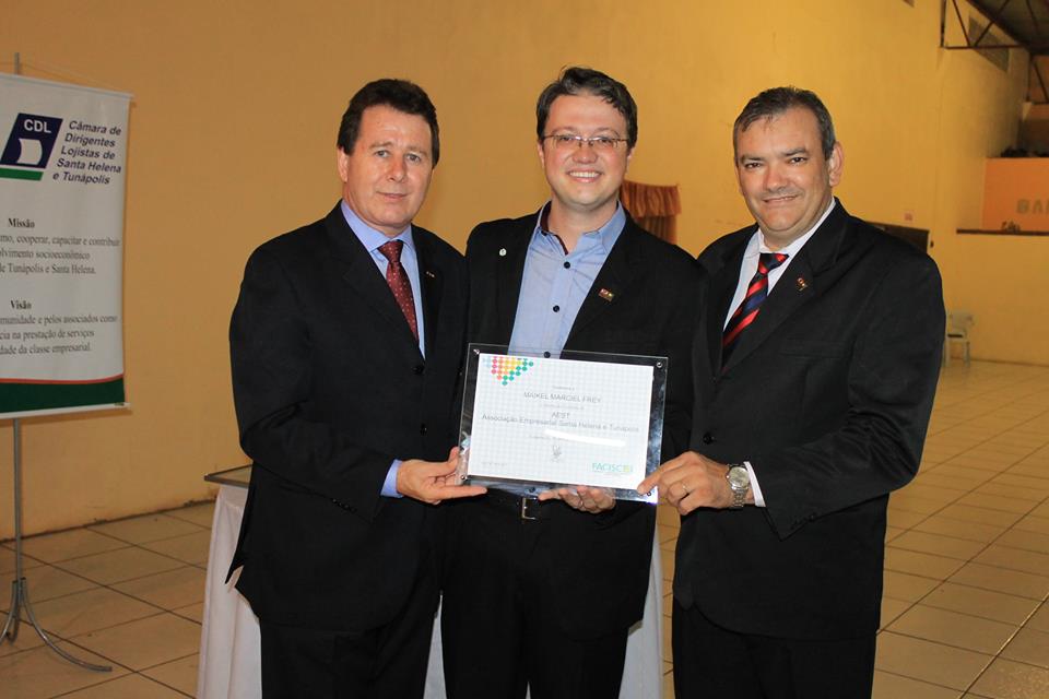Maikel Frey é empossado presidente da AEST Tunápolis