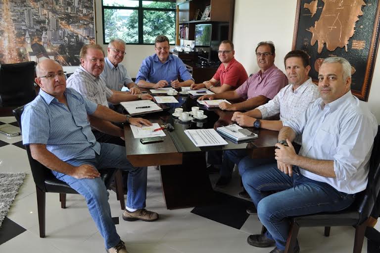Diretoria da ACIC se reúne com prefeito Buligon Diretoria da ACIC se reúne com prefeito Buligon