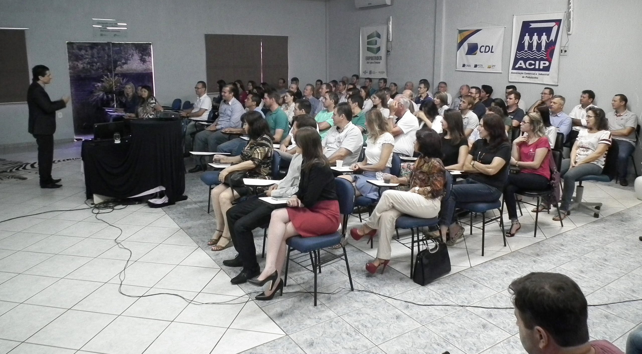 Acip Pinhalzinho realiza primeiro Café Palestra  do ano