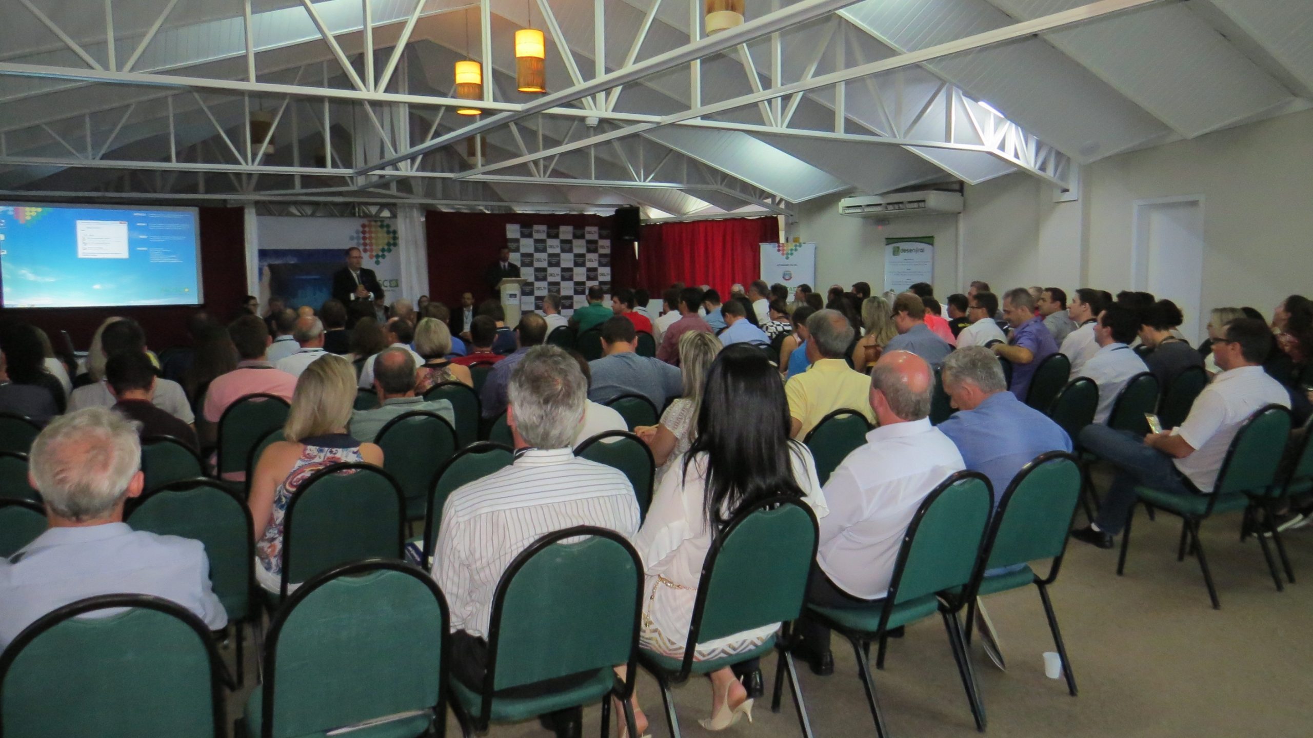 Fórum DEL reúne prefeitos e empresários para discutir desenvolvimento local