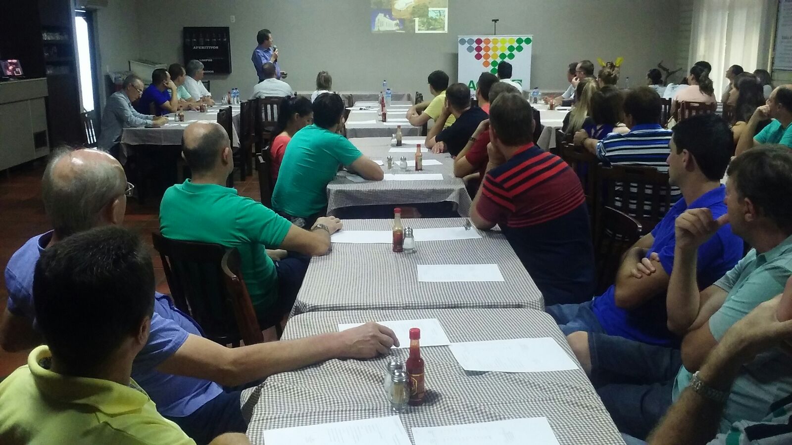 ACISC de São Carlos realiza palestra com presidente da FACISC