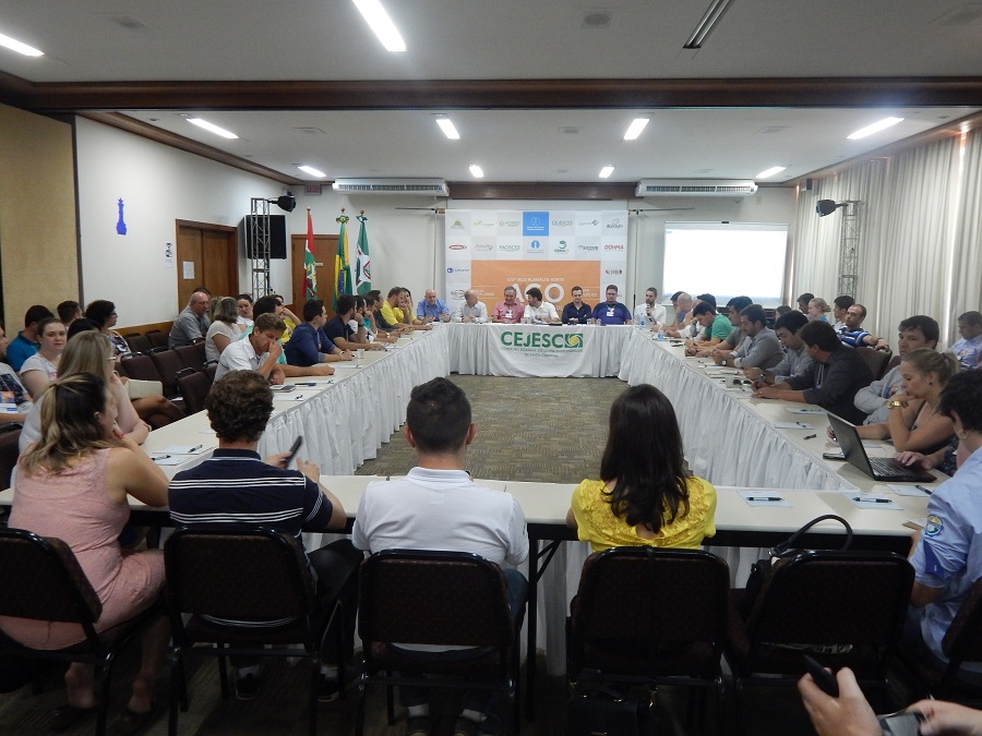 Jovens buscam o fortalecimento no meio empresarial