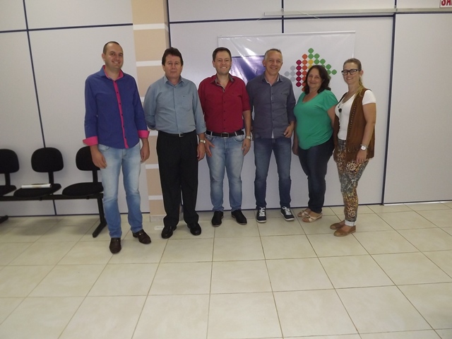 Presidente Reck visita ACISA de Cunha Porã