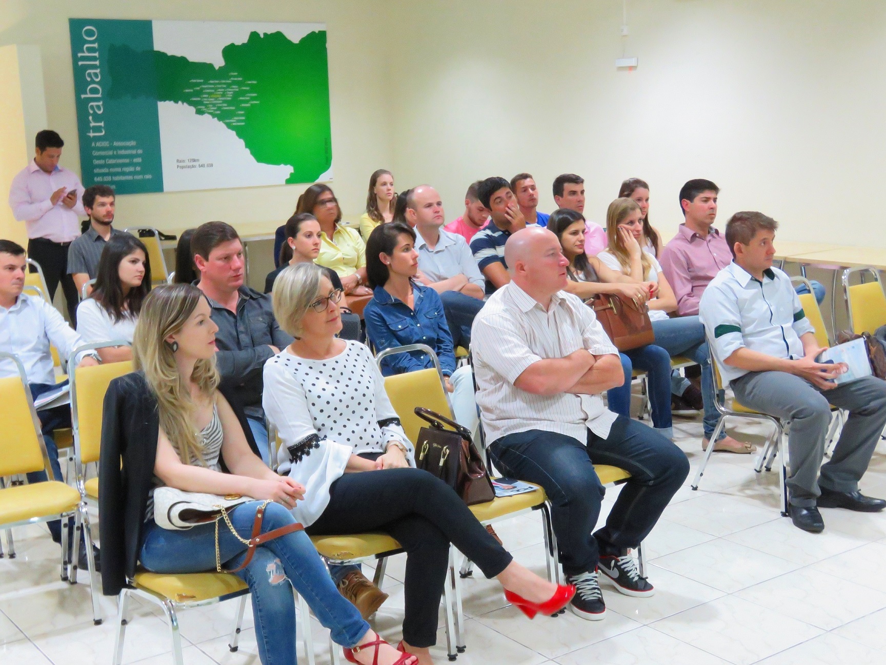 NRH da ACIOC promove palestra sobre retenção de colaboradores para recepcionar novos nucleados
