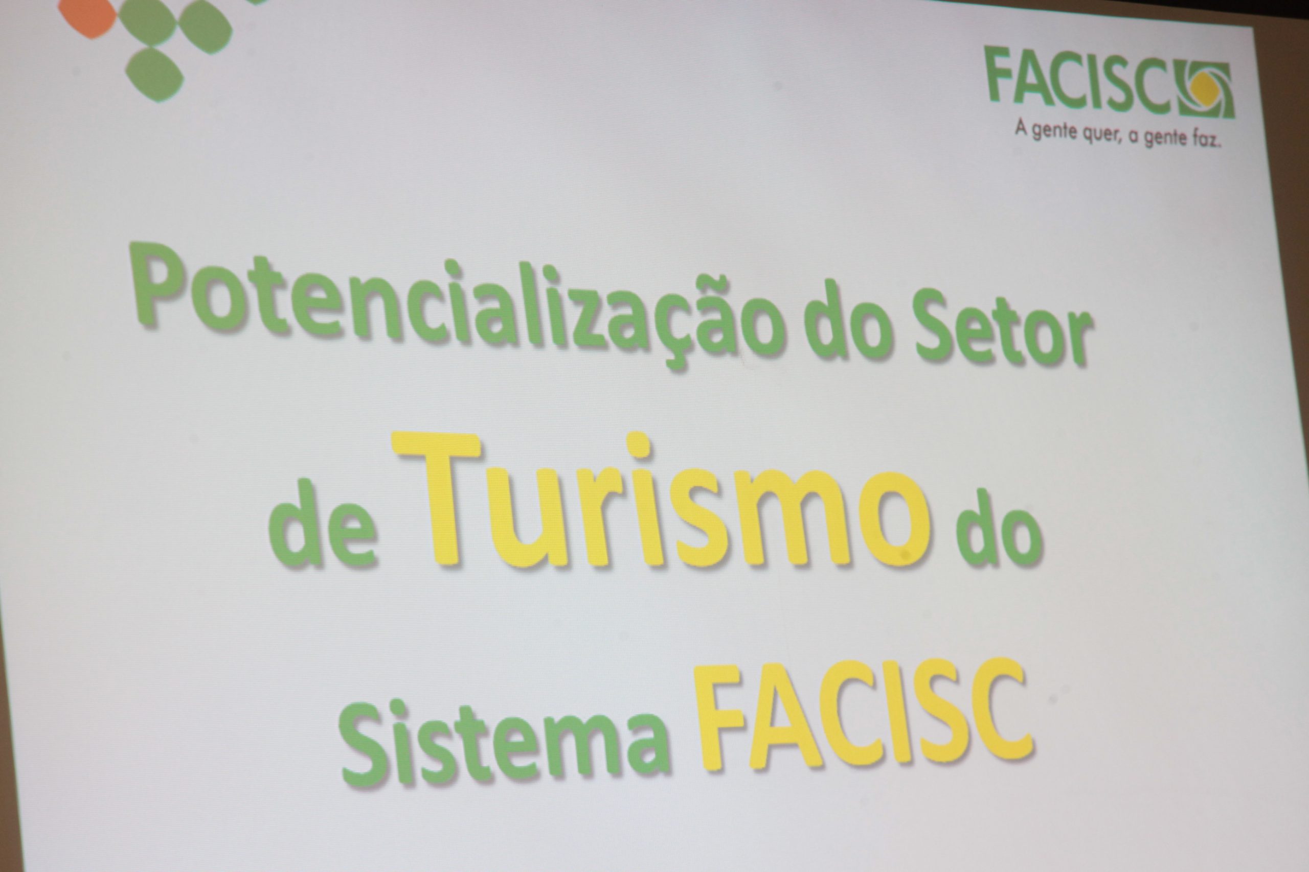 Panorama do Turismo no Sistema Facisc é apresentado na Alesc