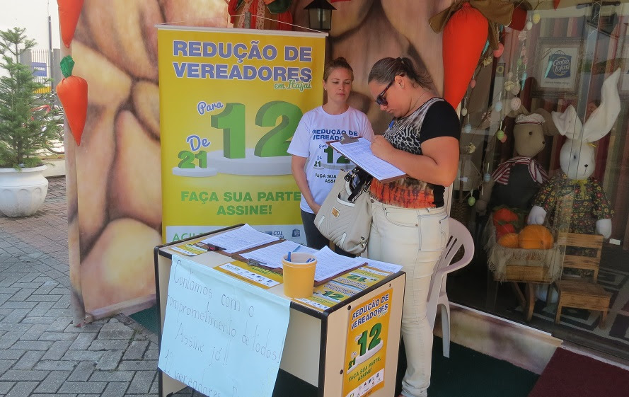 Campanha de Redução de Vereadores alcança meta de 50% das assinaturas