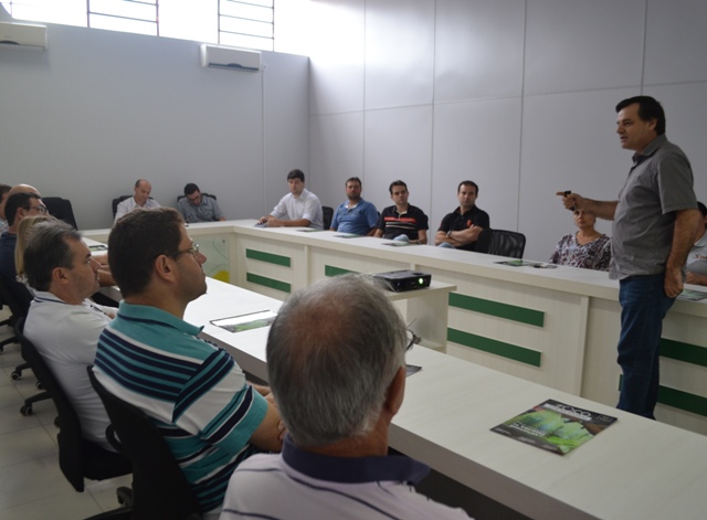 Encontro de empresários discute o Tema Risco Brasil e capacitação para a indústria em São Lourenço do Oeste