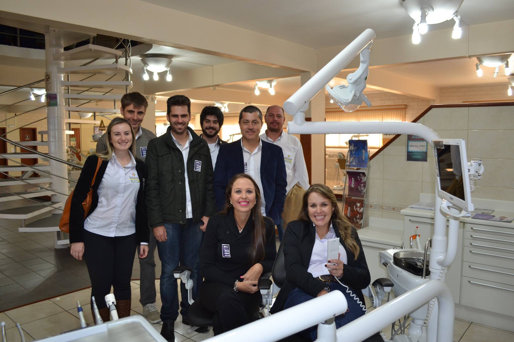 Núcleo de Jovens de Trombudo Central realiza visita técnica na Olsen