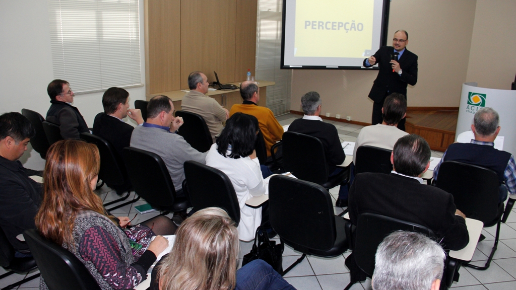 Diretoria Executiva da ACIC Chapecó participa de capacitação em media training