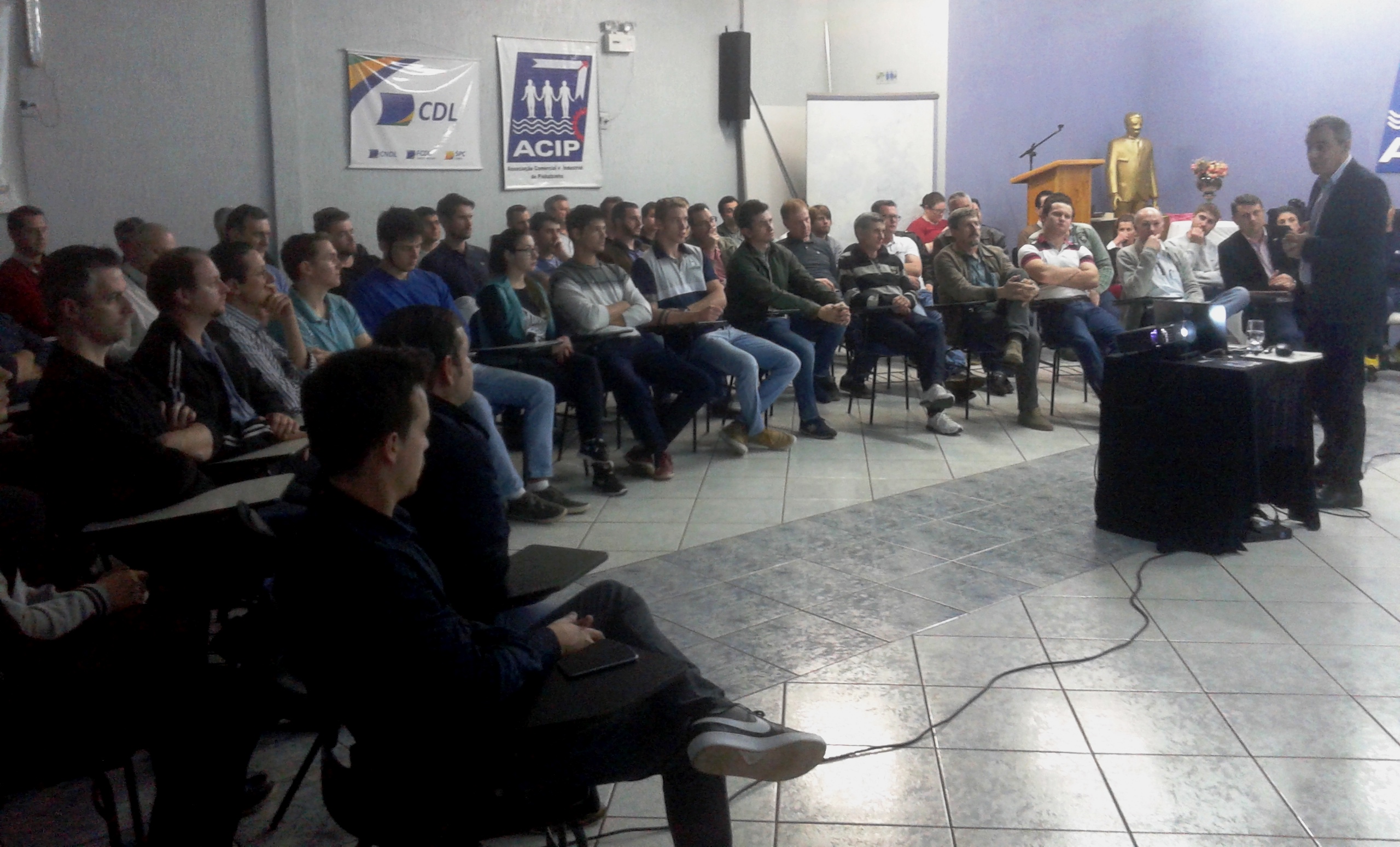 Sebrae apresenta Programa de  Eficiência Energética na Acip de Pinhalzinho