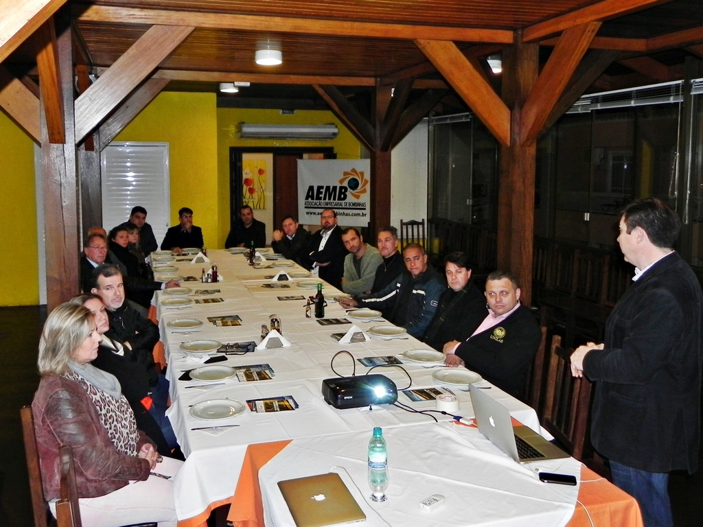 Diretores de ACIs da Grande Florianópolis participam de workshop sobre Associativismo de Resultados