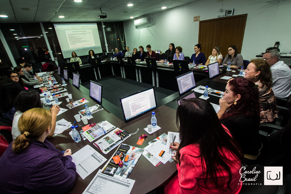Mulheres do Nume da Aemflo participam de capacitação sobre o eSocial