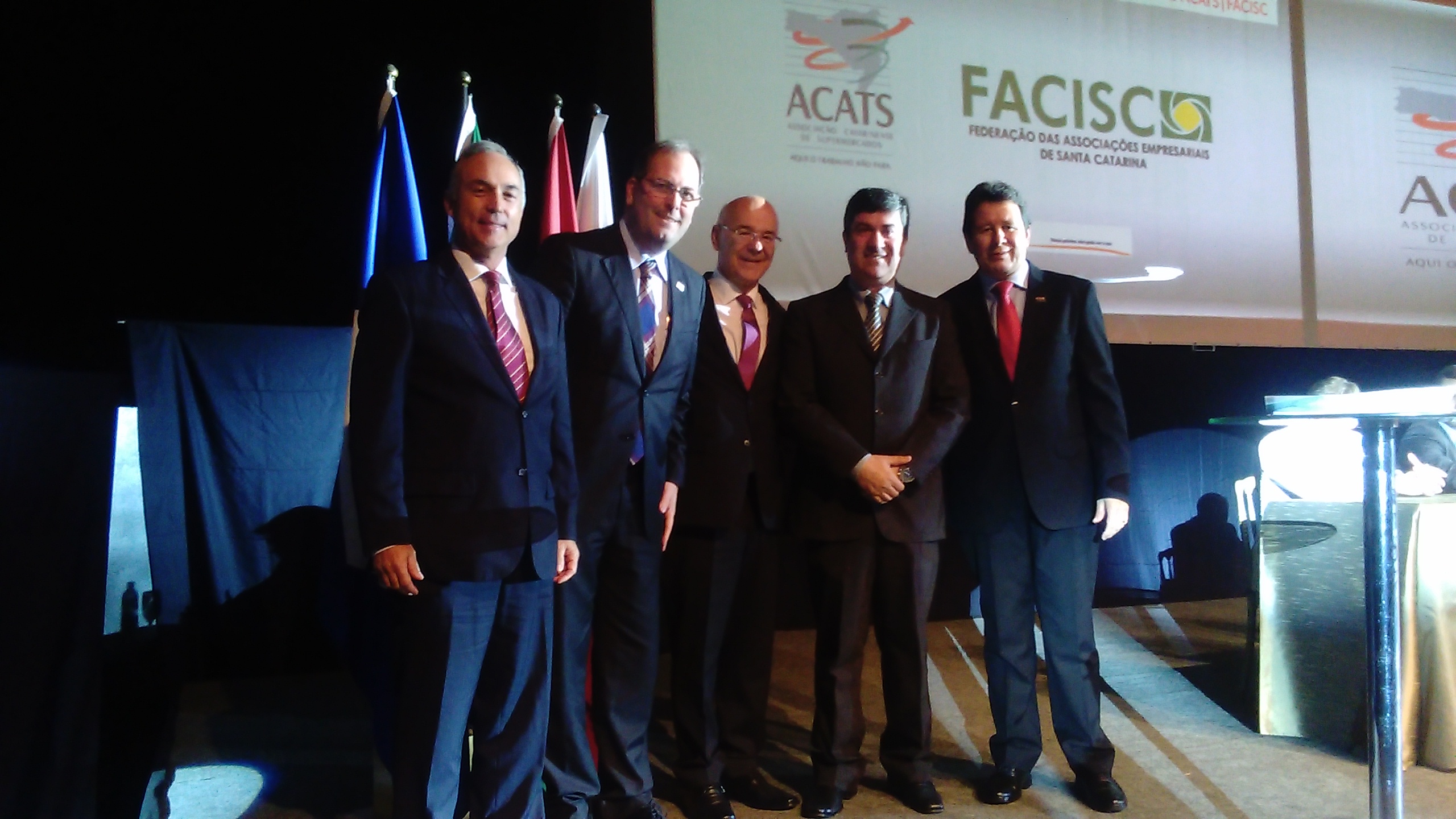 Contrato da construção da sede da FACISC e ACATS é assinado na Exposuper