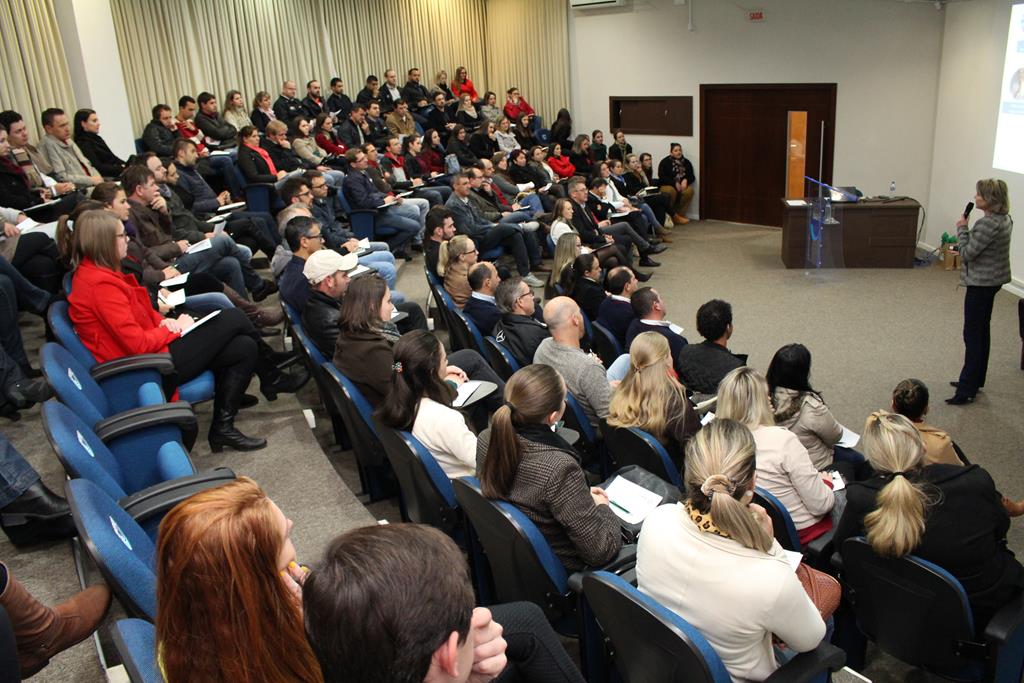 Evento reúne cerca de 100 profissionais de RH em Rio do Sul Evento reúne cerca de 100 profissionais de RH em Rio do Sul