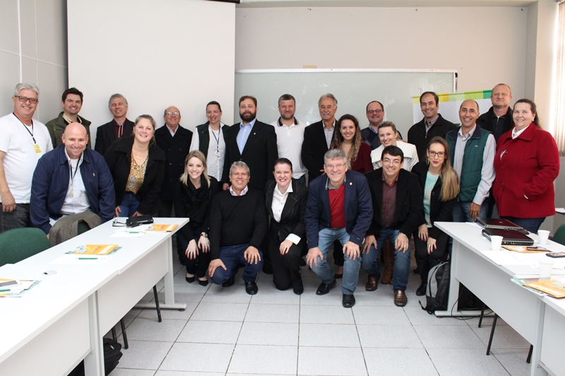 Integrantes do CENISC reúnem-se em Rio do Sul