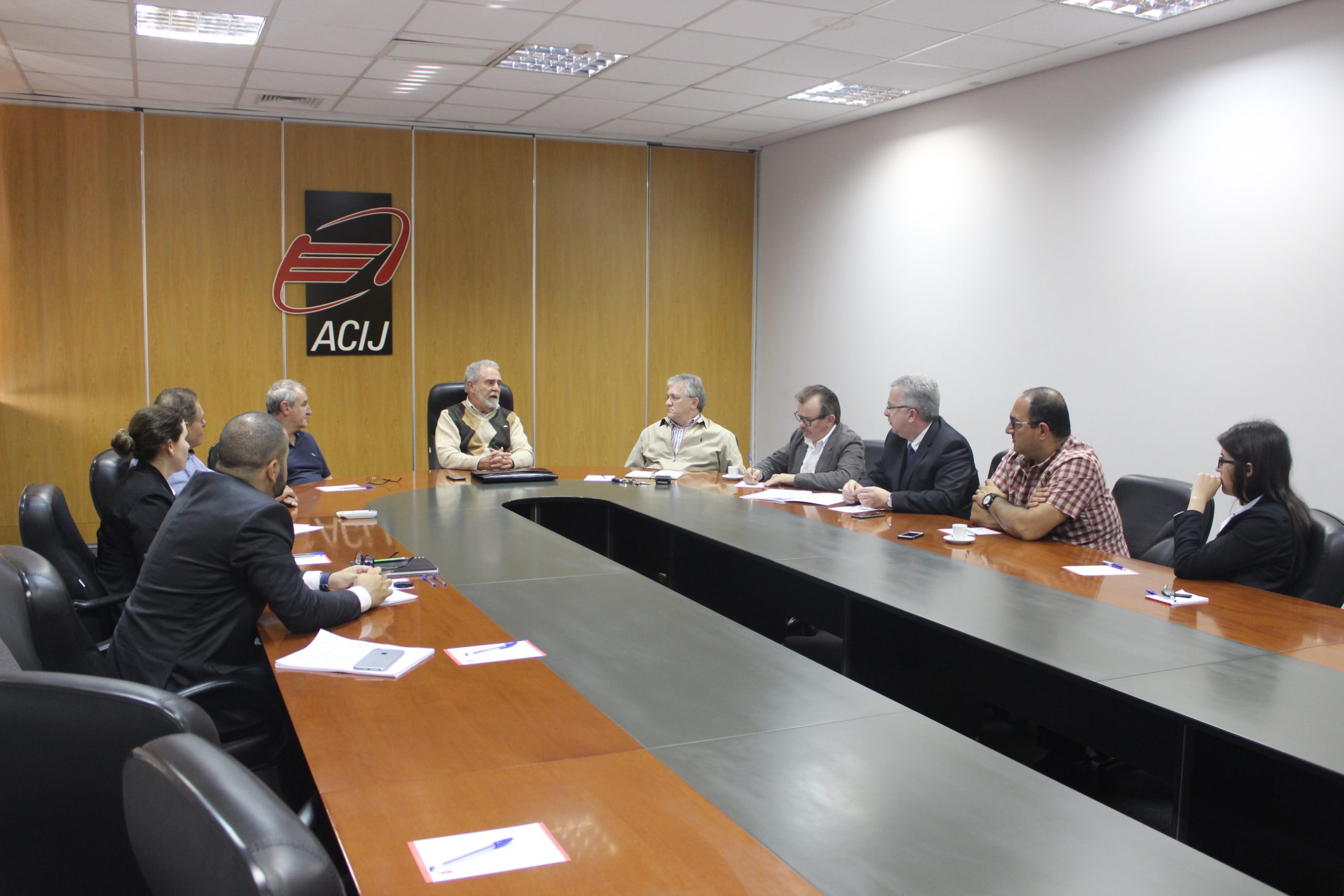 Empresários de Joinville vão ao governador pedir segurança
