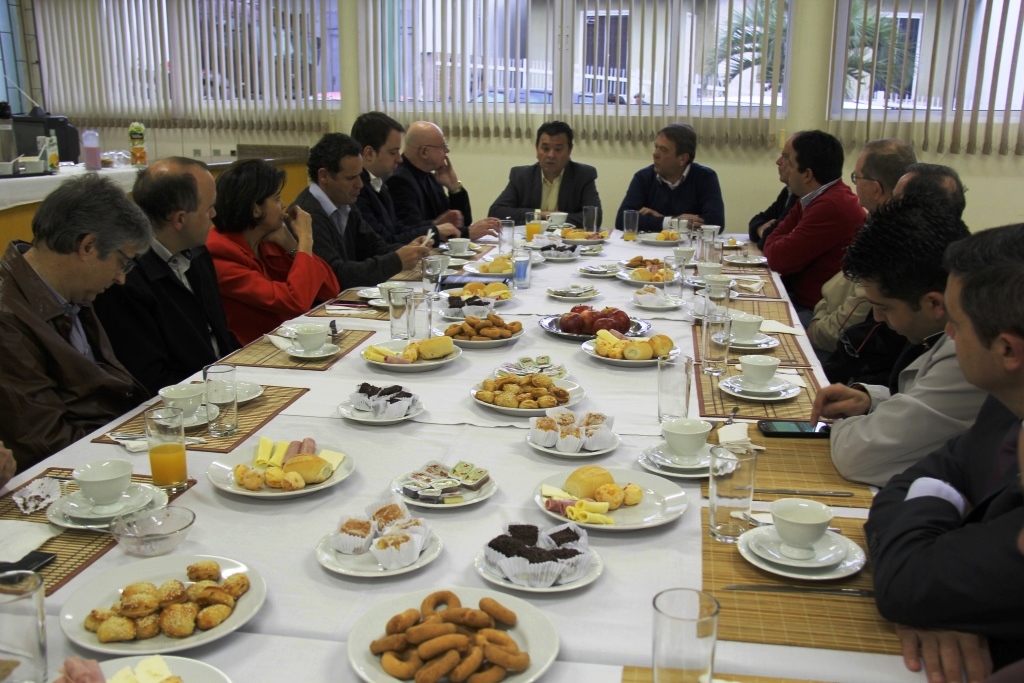 Fórum das Entidades reúne-se com prefeito Elizeu Mattos em Lages