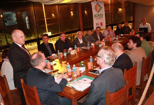 ACI Navegantes sedia reunião Plenária da Facisc Regional Vale do Itajaí ACI Navegantes sedia reunião Plenária da Facisc Regional Vale do Itajaí