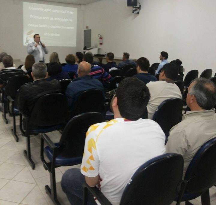 ACISAI de Santo Amaro da Imperatriz realiza palestra sobre desenvolvimento econômico da cidade ACISAI de Santo Amaro da Imperatriz realiza palestra sobre desenvolvimento econômico da cidade
