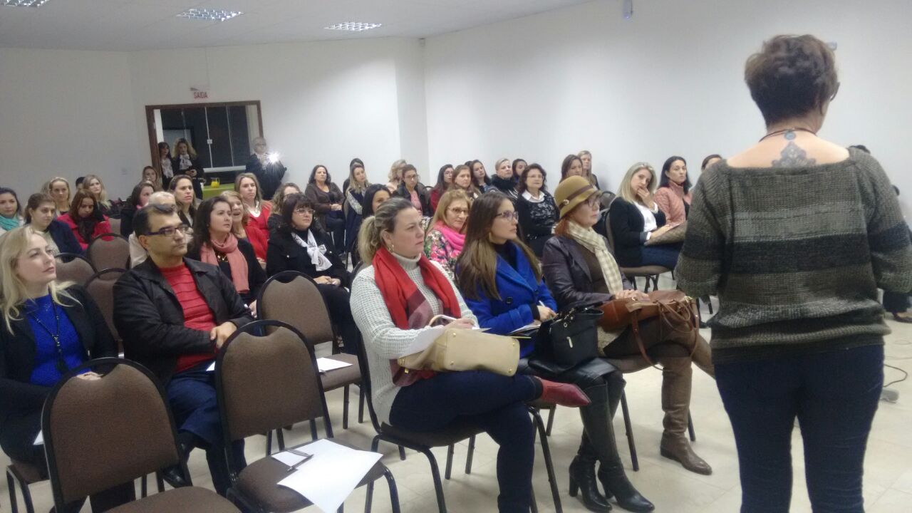 ACIVA Mulher promove palestra ‘Empoderamento pessoal e os ciclos da vida’ ACIVA Mulher promove palestra ‘Empoderamento pessoal e os ciclos da vida’