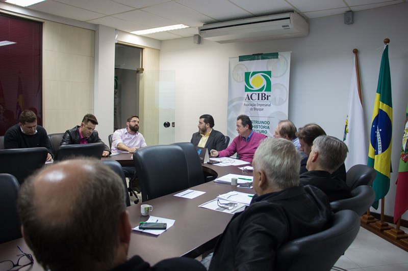 Delegados de Polícia Civil participam de reunião de diretoria da ACIBr de Brusque