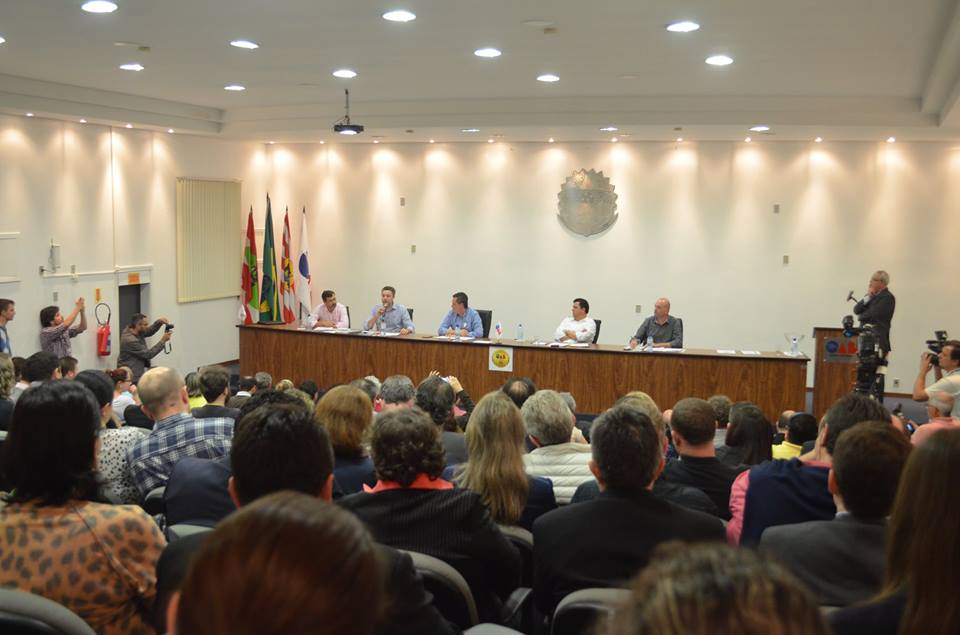 Entidades empresariais de Blumenau pedem comprometimento de candidatos