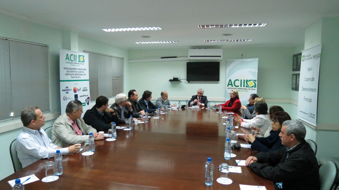 Entidades de Classe de Itajaí cobram posição da Câmara sobre Projeto de Redução de Vereadores
