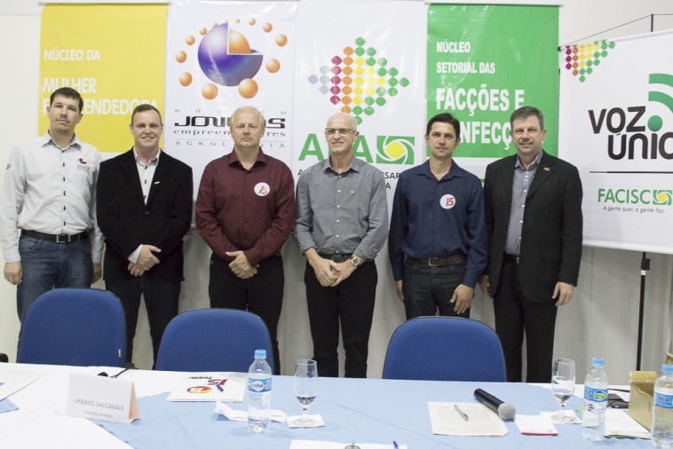 Apenas um candidato a prefeito de Agrolândia apresenta propostas em encontro