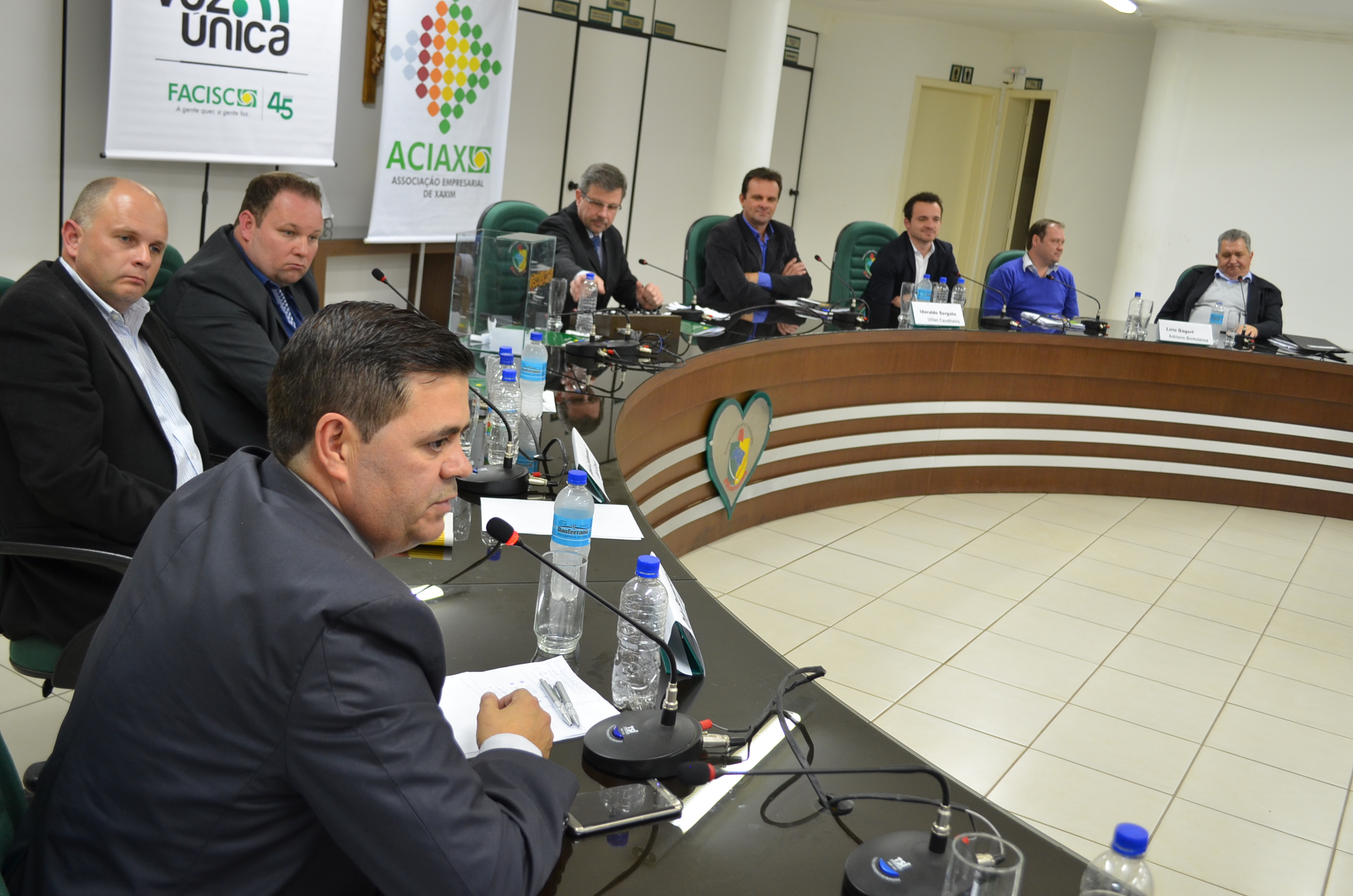 Debate promovido pela ACIAX de Xaxim expõe propostas de candidatos ao Executivo