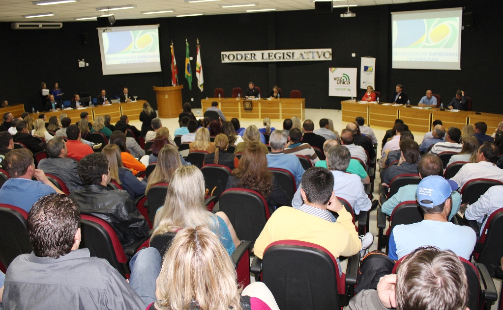 Propostas foram apresentadas pelos candidatos em Encontro Político em Maravilha