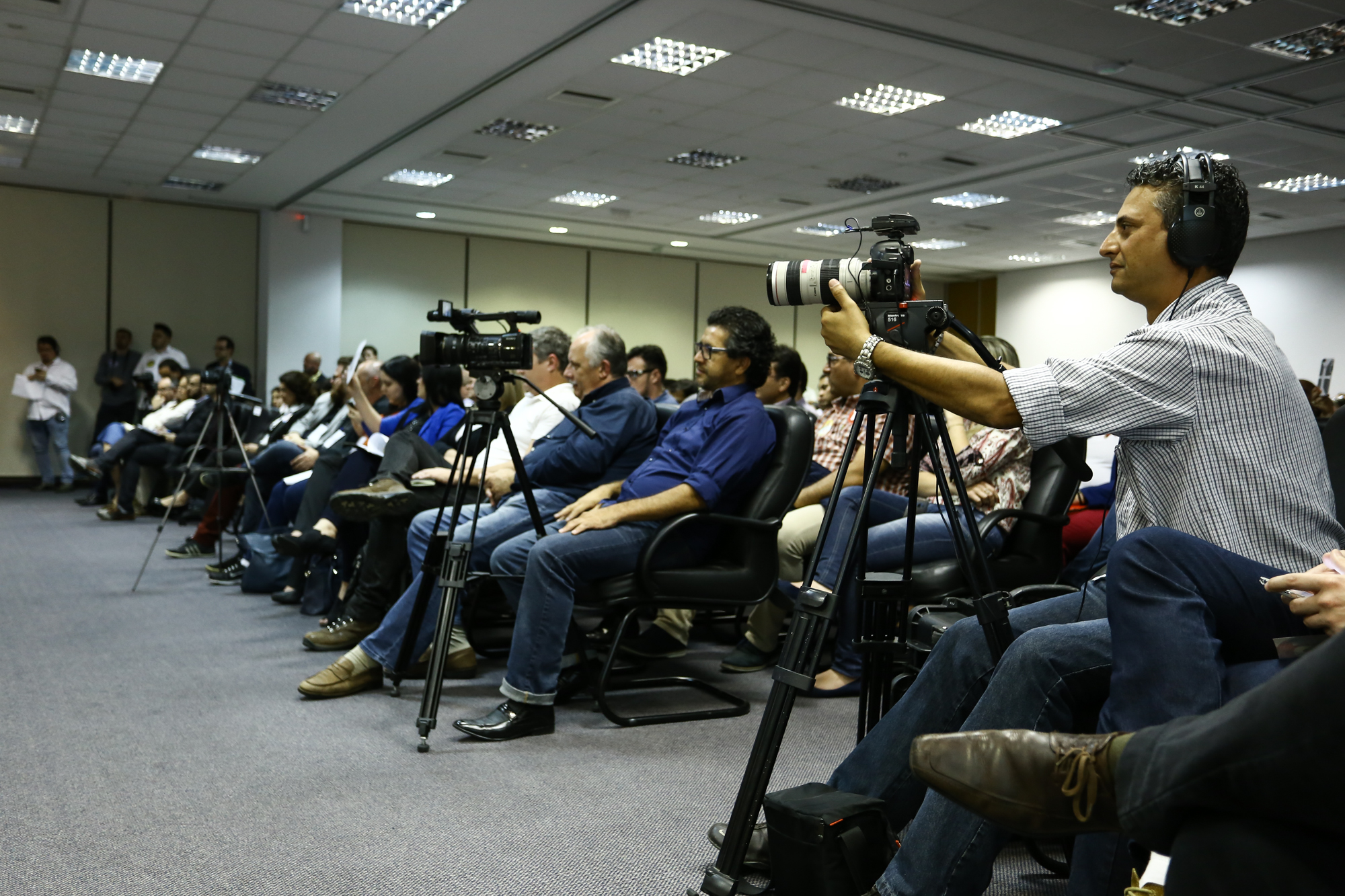 Núcleo de emissoras de rádio de Joinville realiza debate com candidatos a prefeito