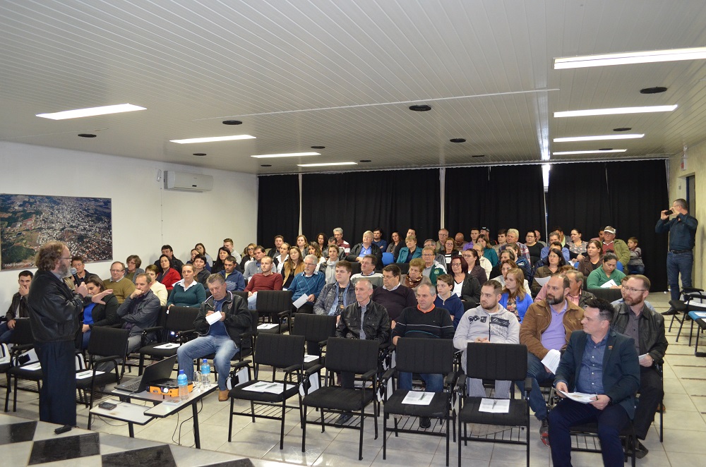 Workshop de turismo atrai grande público de Palmitos e de São Carlos