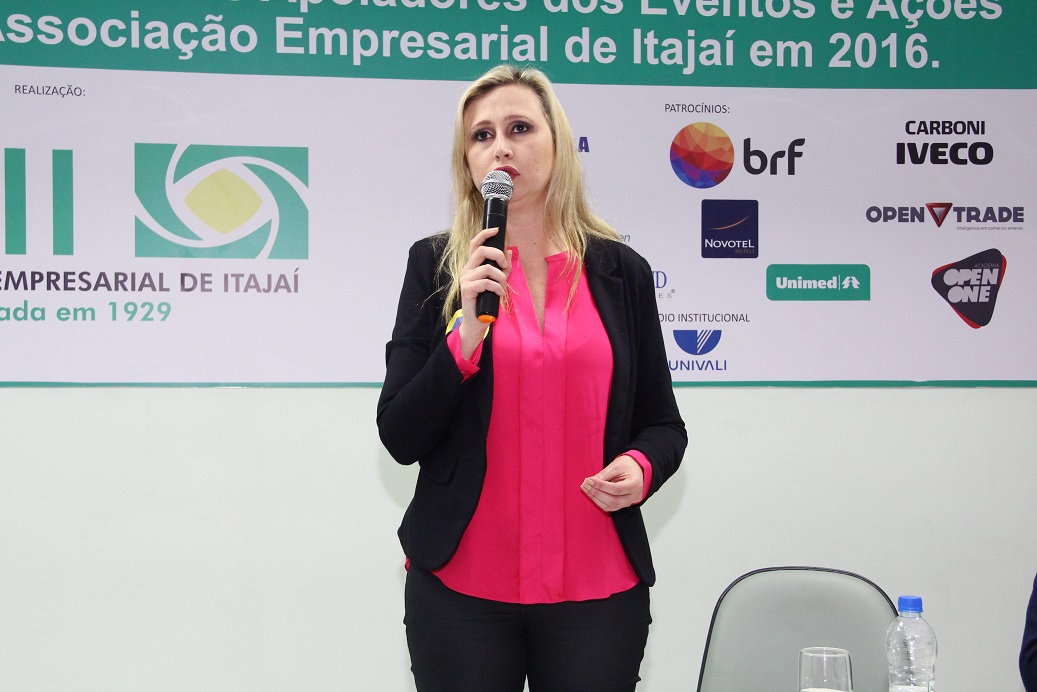 Candidatos a prefeito de Itajaí se apresentam na ACII