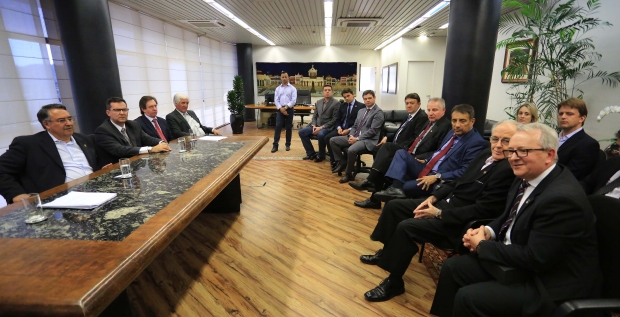 Alaor Tissot participa de audiência com governador sobre dispensa do livro fiscal para empresas no Simples Nacional