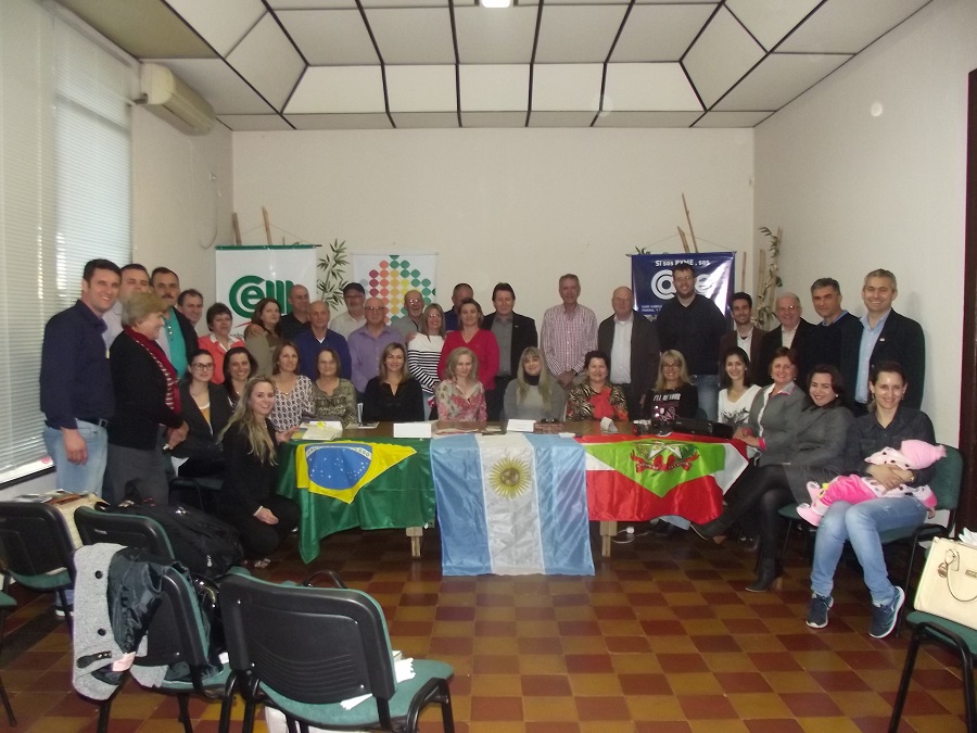 Após viagem ao exterior, empresários do Sistema Facisc voltam animados com as experiências vivenciadas Após viagem ao exterior, empresários do Sistema Facisc voltam animados com as experiências vivenciadas