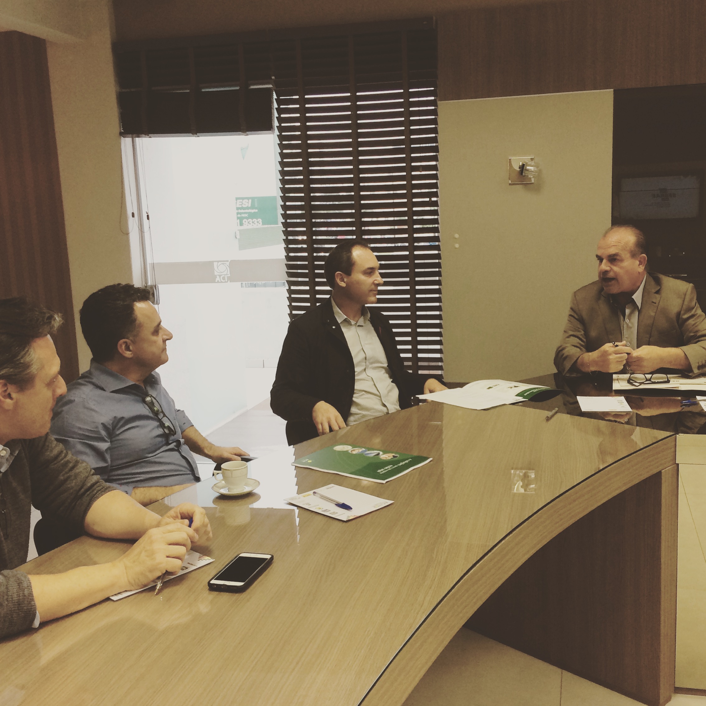 Parceria com a ACIT Tubarão auxilia empreendedores pós vendaval Parceria com a ACIT Tubarão auxilia empreendedores pós vendaval