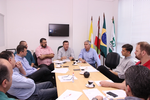 Prefeito eleito de Gaspar e equipe ouvem demandas da classe empresarial