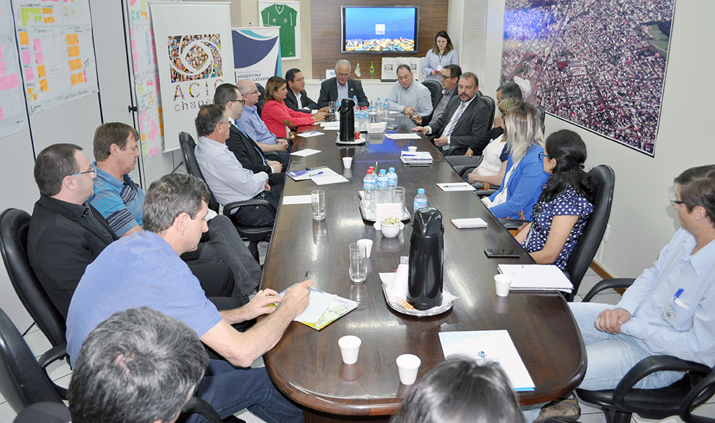 ACIC Chapecó e Comex promovem reunião com cônsul da Argentina