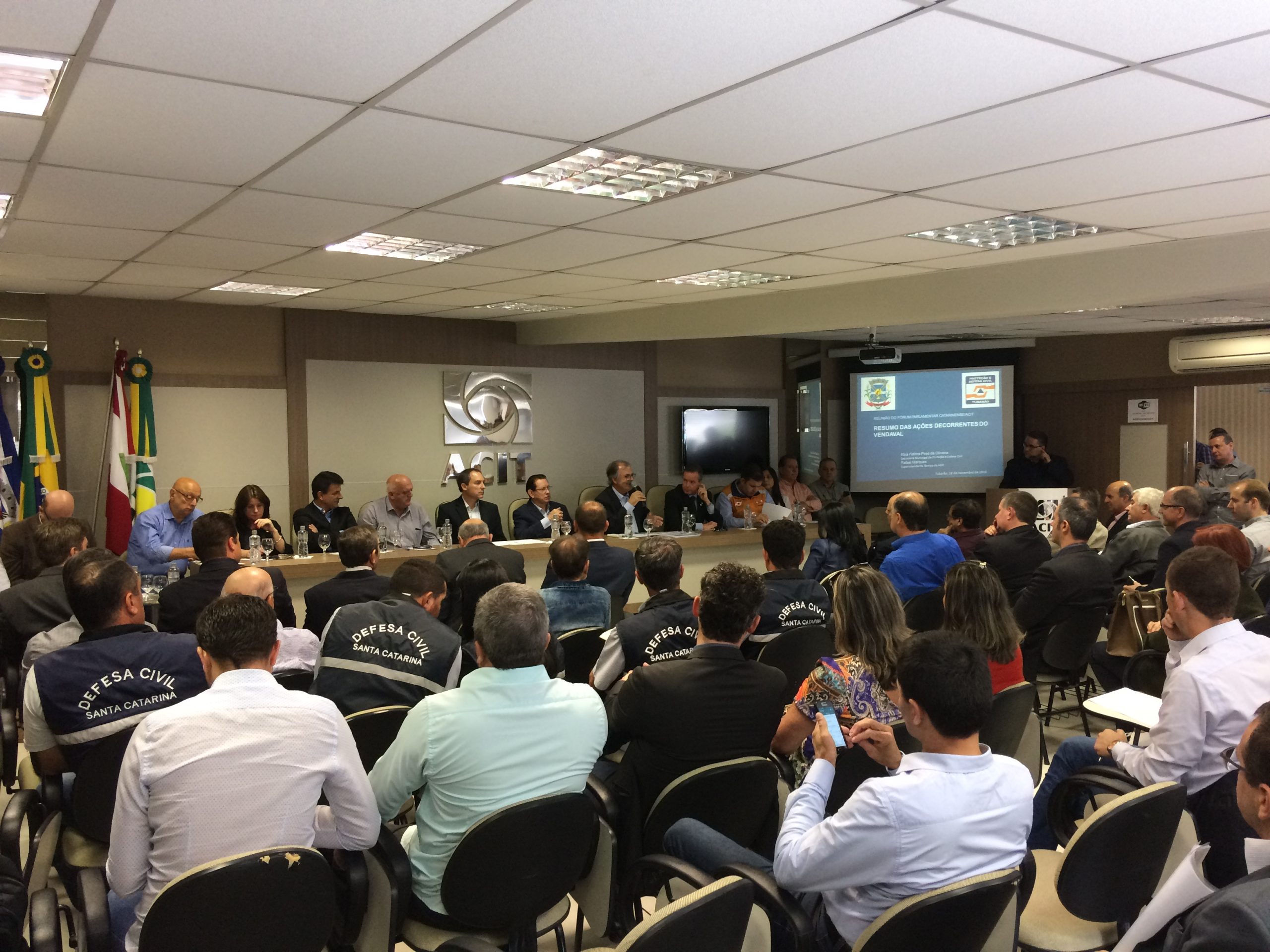 Reunião do Fórum Parlamentar Catarinense mobiliza lideranças na ACIT Tubarão
