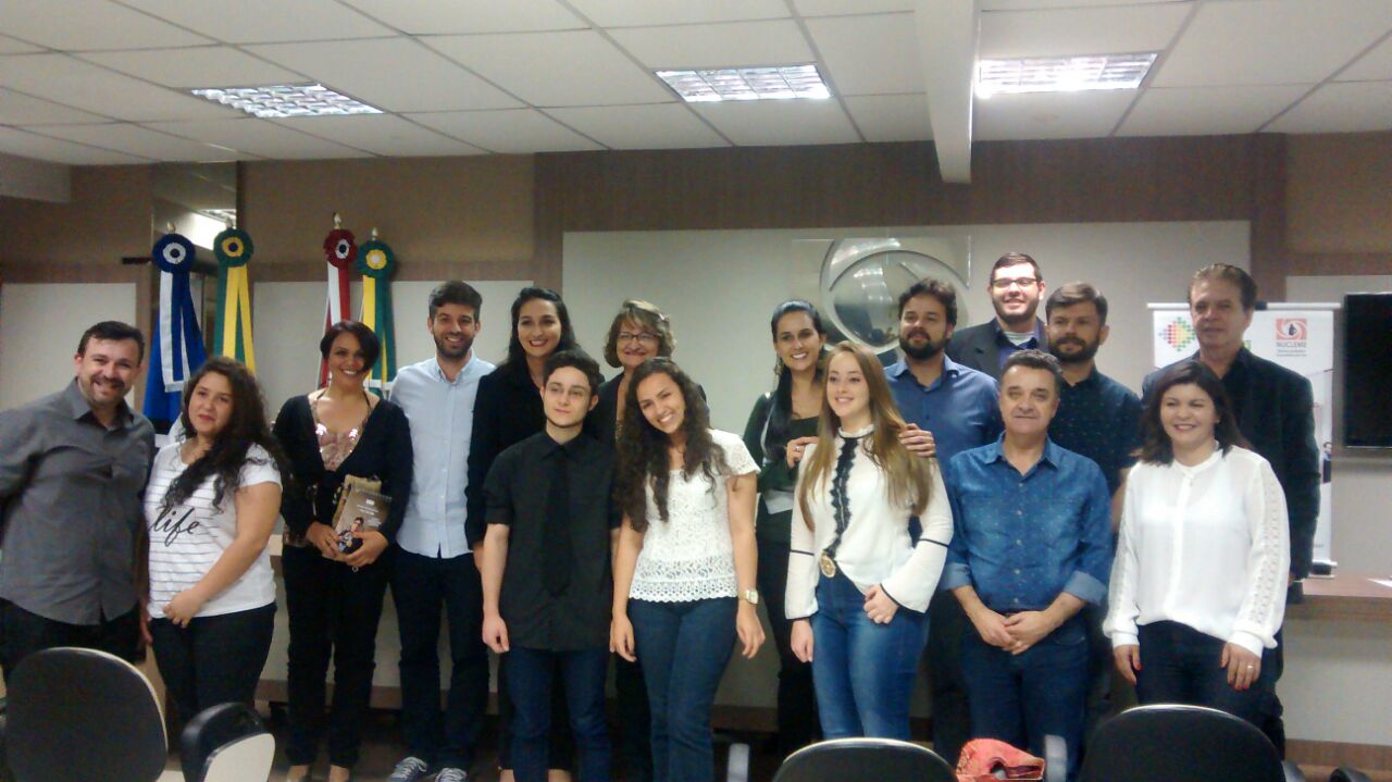 FACISC entrega certificados para jovens participantes do Geração Empreendedora