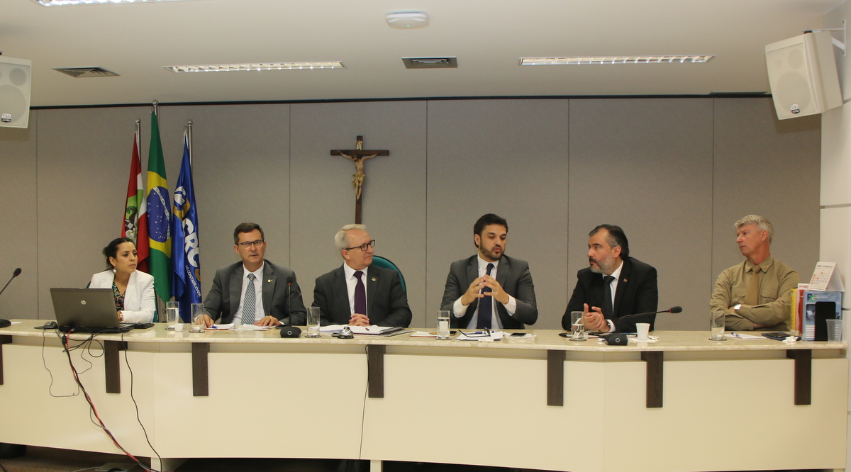 FACISC participa de balanço das ações de 2016 do Fórum Simplifica SC FACISC participa de balanço das ações de 2016 do Fórum Simplifica SC